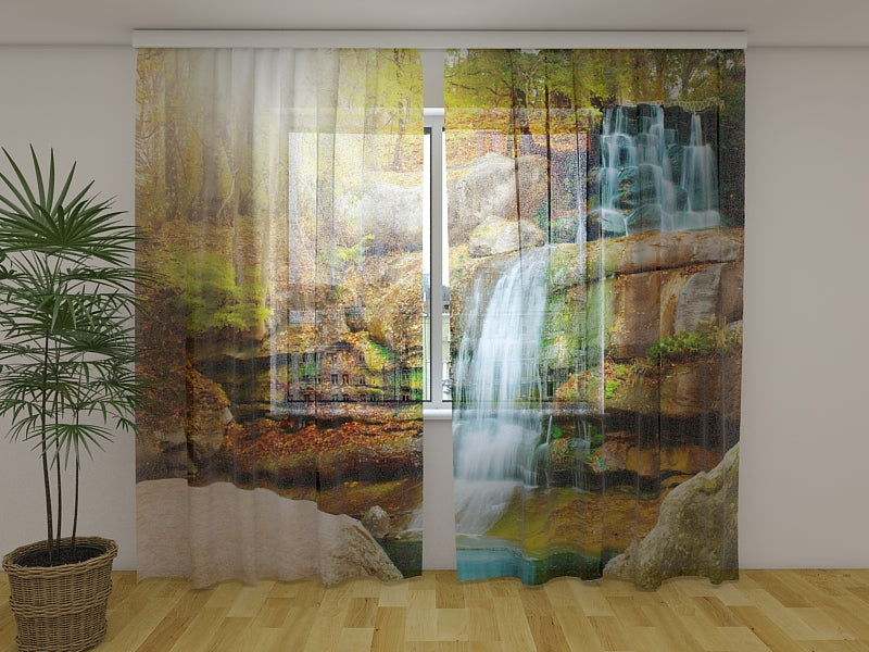 Photo Curtain Waterfall in the Autumn Forest